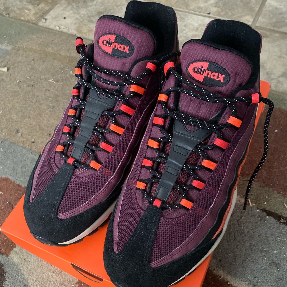 2020
Air Max 95 Winterized “Villain Red”
